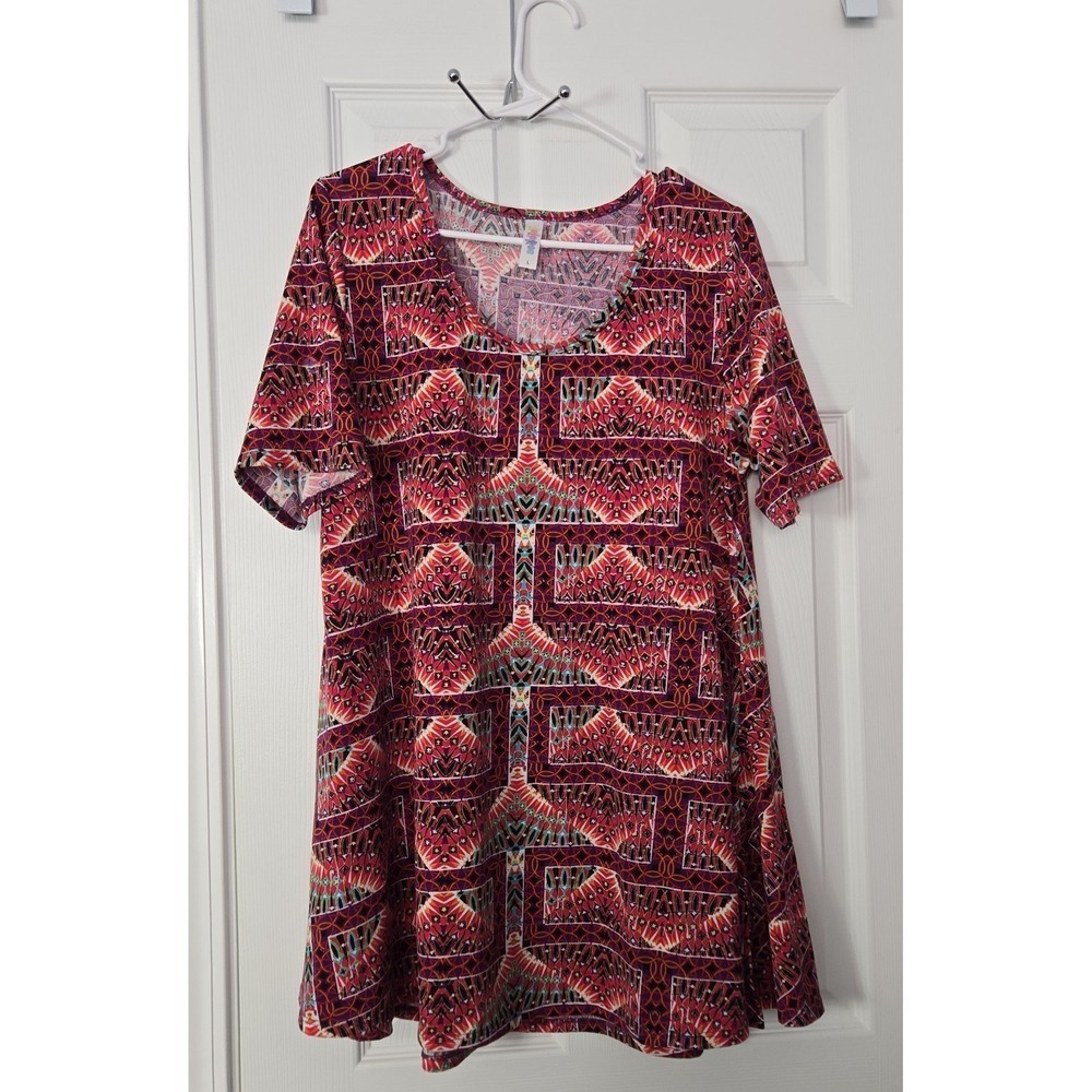 LulaRoe Womans Short Sleeve Blouse Extra Long. Size Large